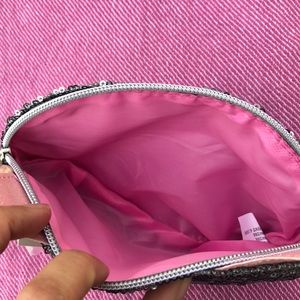 Bags - Nwt 🐱 CAT makeup bag silver pink sequin Bags - Nwt 🐱 CAT makeup bag silver pink sequin